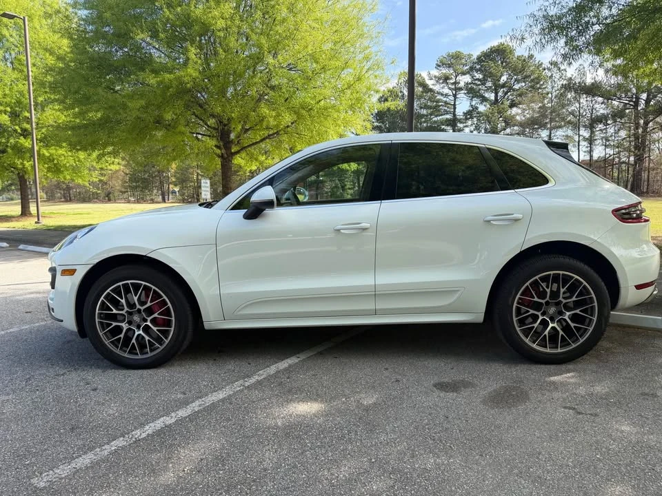 2016 Porsche Macan Turbo - Image 2 of 20
