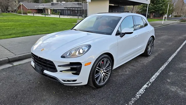2016 Porsche Macan Turbo