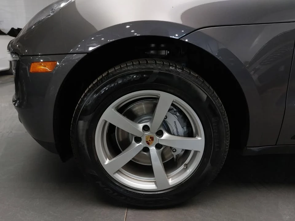 2016 Porsche Macan - Image 5 of 10