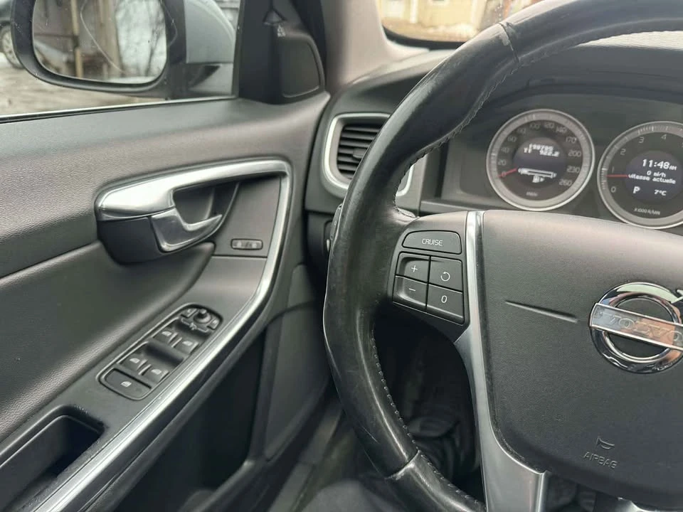 2016 Porsche Macan - Image 12 of 19