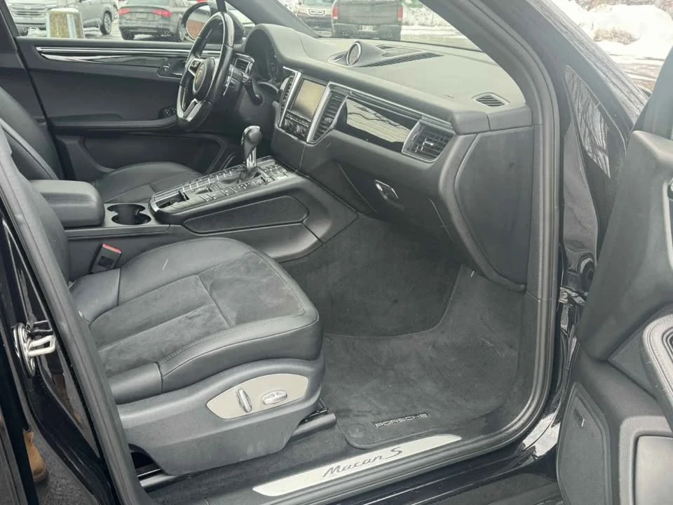 2016 Porsche Macan - Image 15 of 19