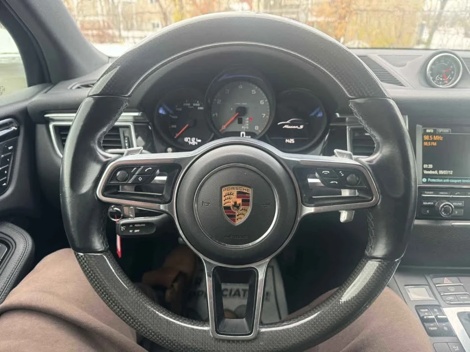 2016 Porsche Macan - Image 9 of 19