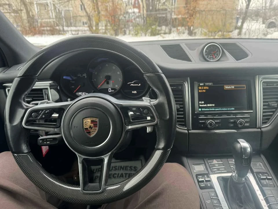 2016 Porsche Macan - Image 11 of 19