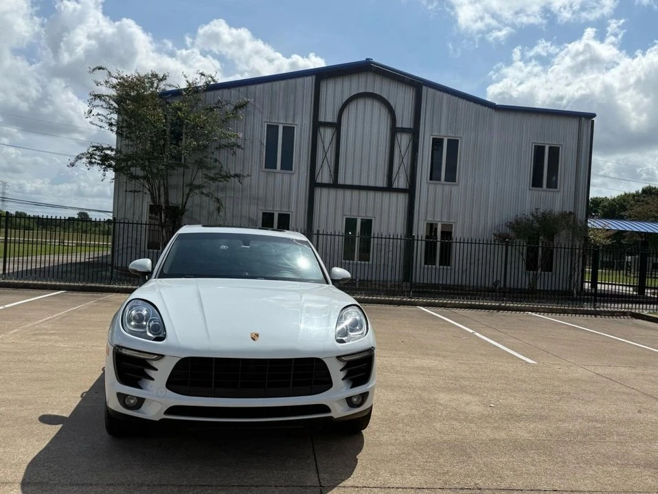 2016 Porsche Macan - Image 15 of 20