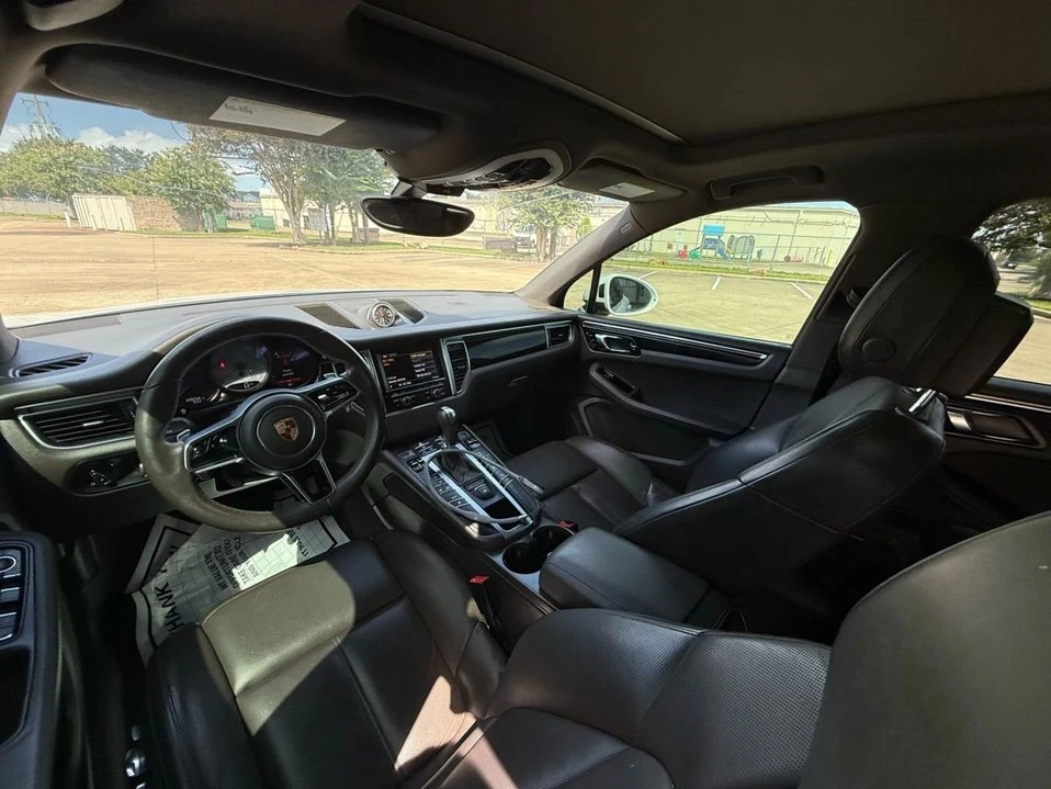 2016 Porsche Macan - Image 14 of 20