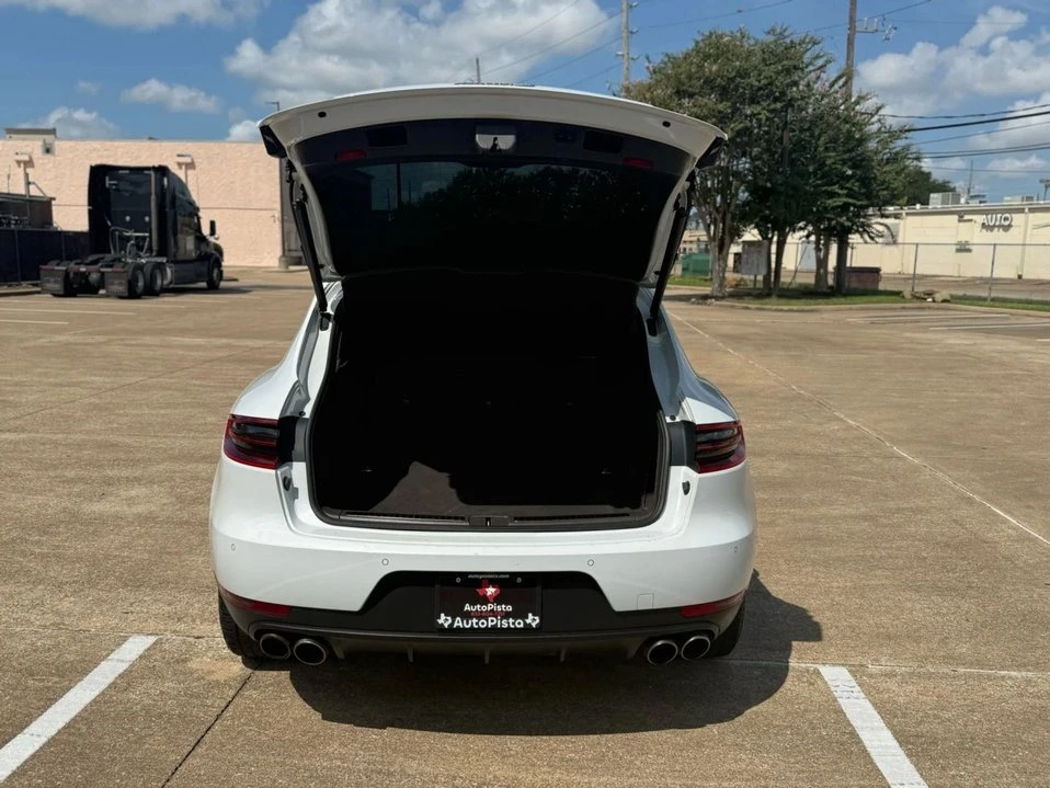 2016 Porsche Macan - Image 19 of 20
