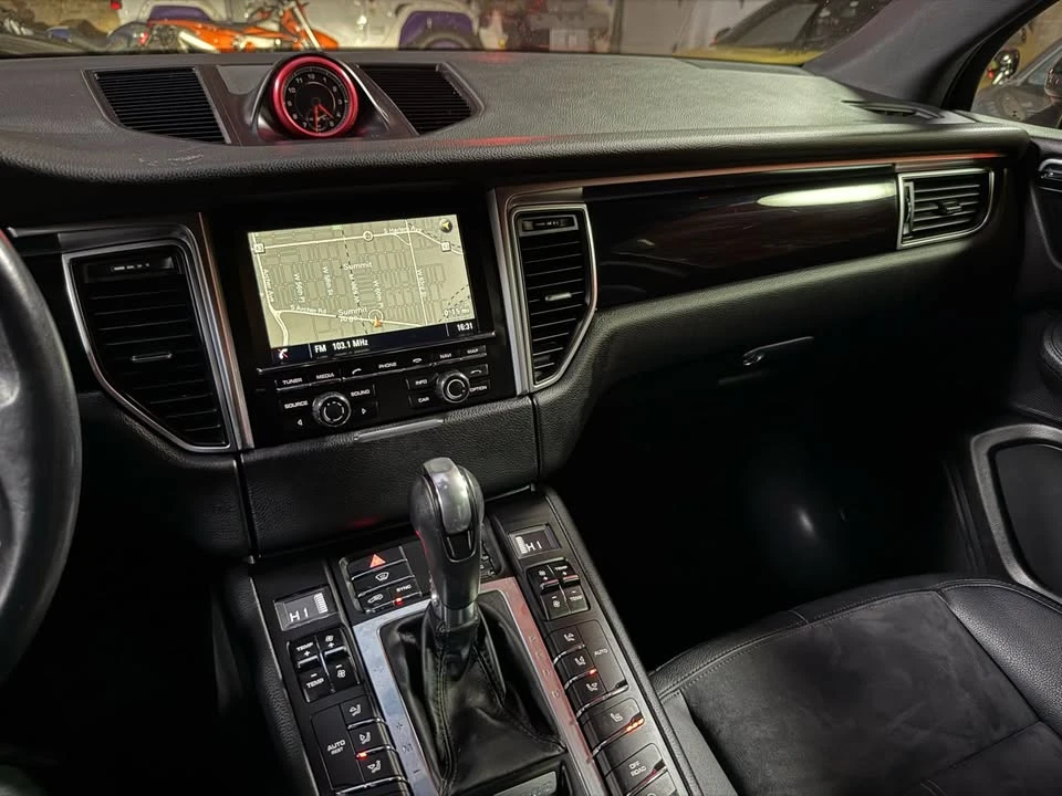 2016 Porsche Macan S - Image 17 of 19