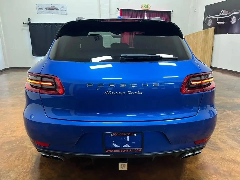 2016 Porsche Macan Turbo - Image 10 of 13
