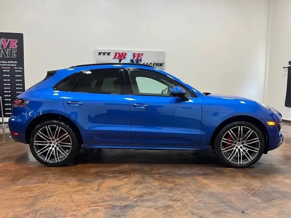 2016 Porsche Macan Turbo - Image 12 of 13