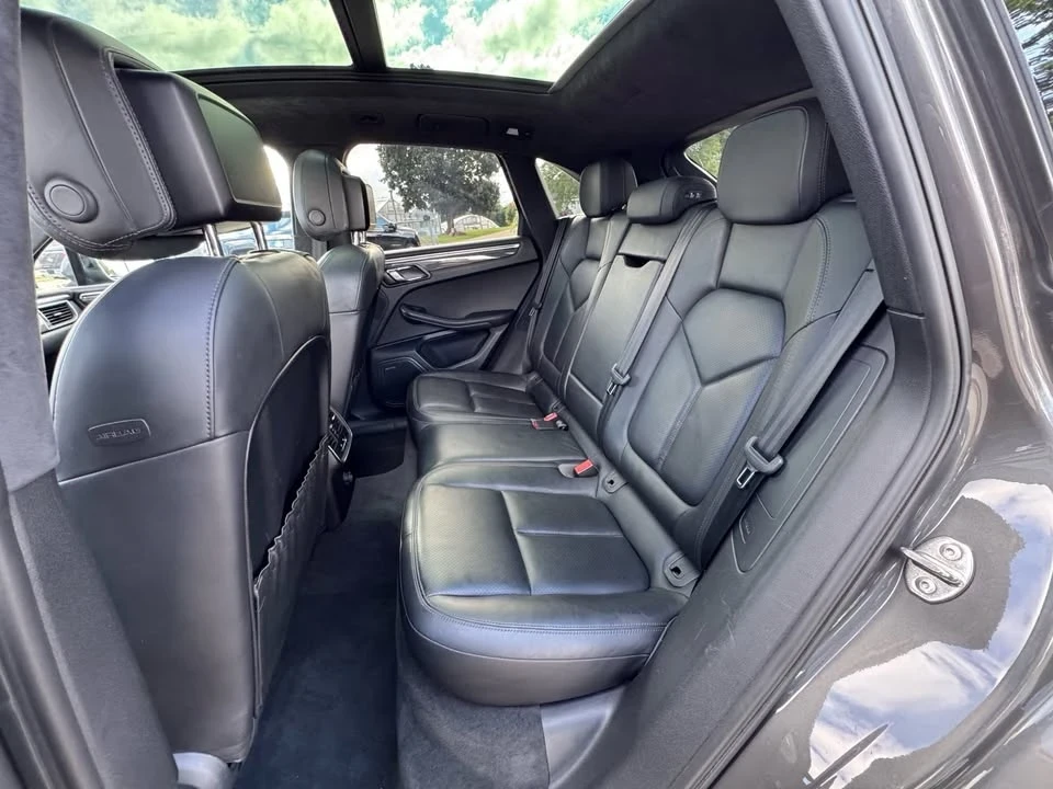 2016 Porsche Macan Turbo - Image 15 of 17