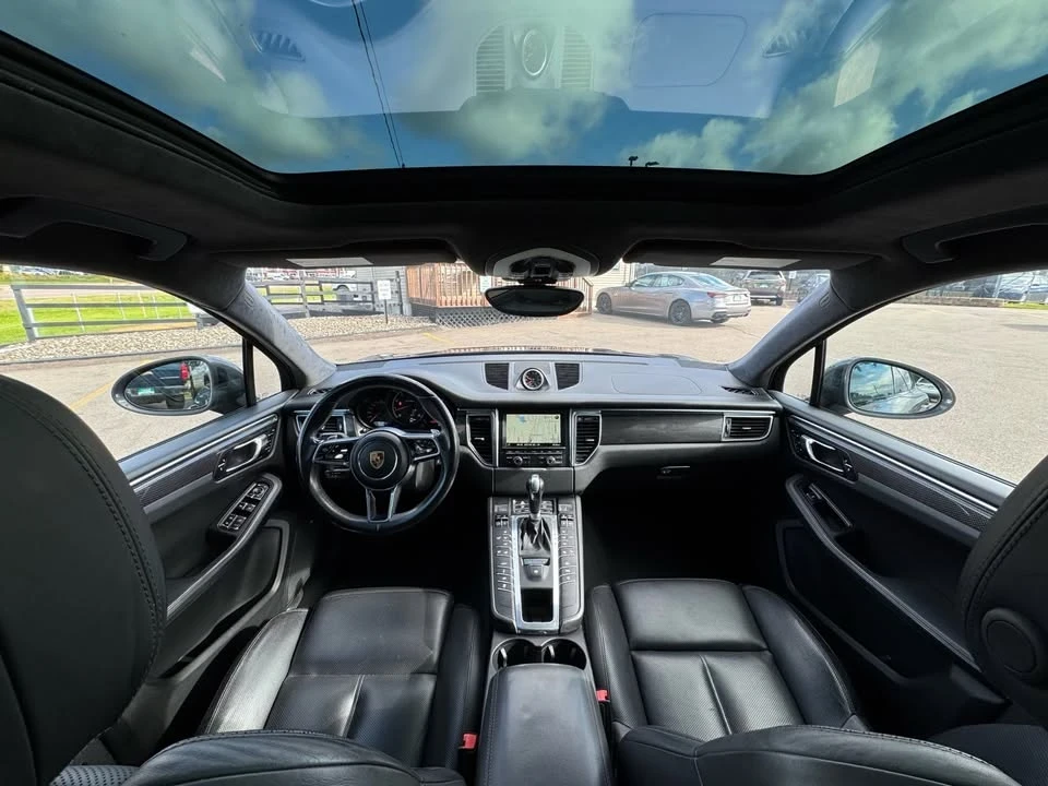 2016 Porsche Macan Turbo - Image 9 of 17