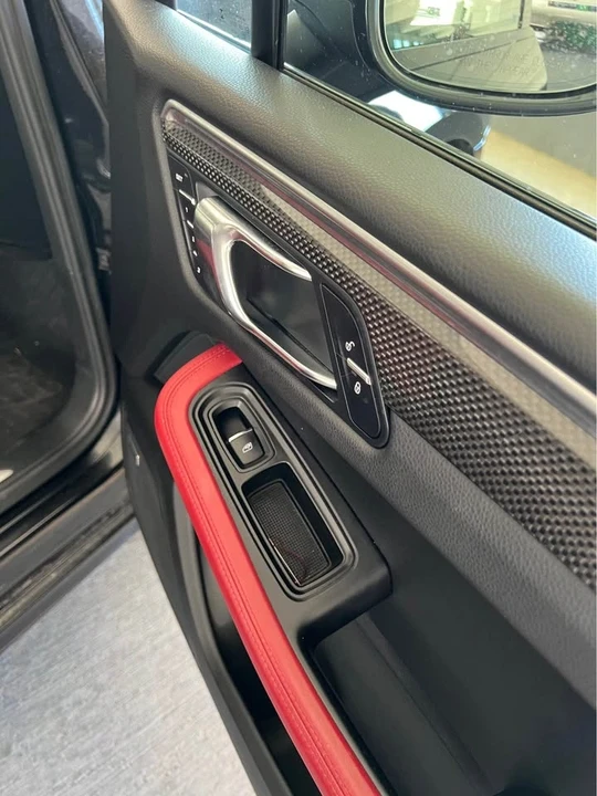 2016 Porsche Macan Turbo - Image 15 of 20