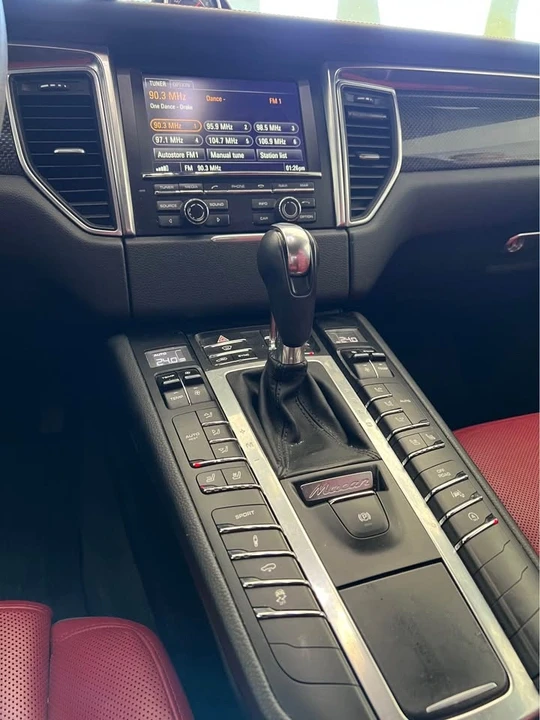 2016 Porsche Macan Turbo - Image 12 of 20