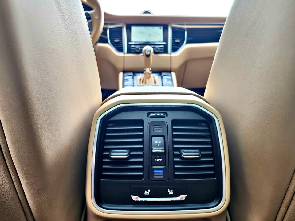 2016 Porsche Macan S - Image 12 of 20