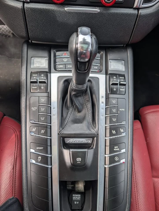 2016 Porsche Macan S - Image 9 of 20