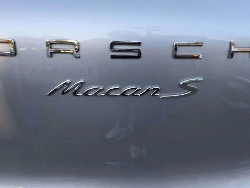 2016 Porsche Macan S - Image 12 of 18