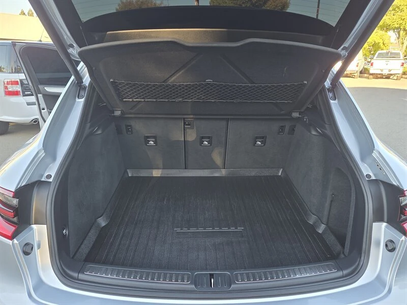 2016 Porsche Macan S - Image 10 of 18