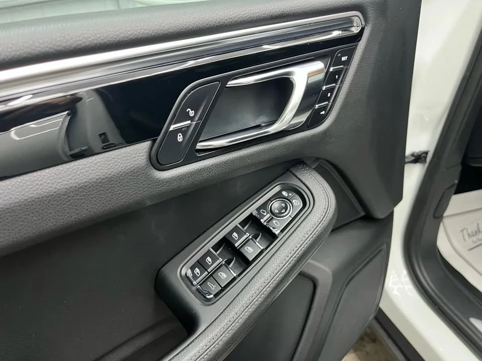 2016 Porsche Macan S - Image 8 of 17