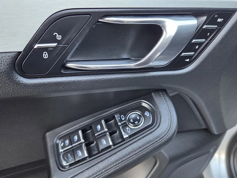 2016 Porsche Macan S - Image 15 of 18