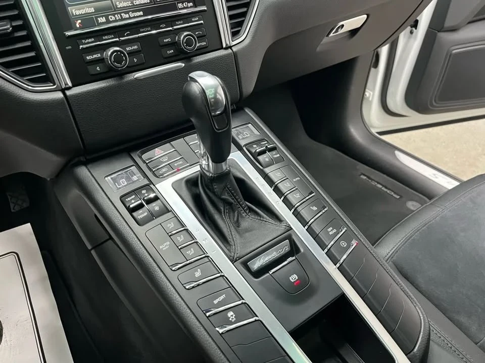 2016 Porsche Macan S - Image 13 of 17