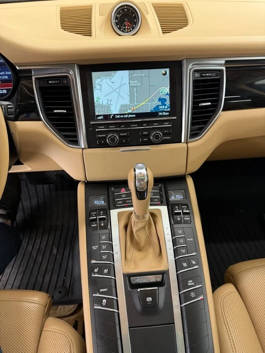 2016 Porsche Macan S - Image 8 of 19