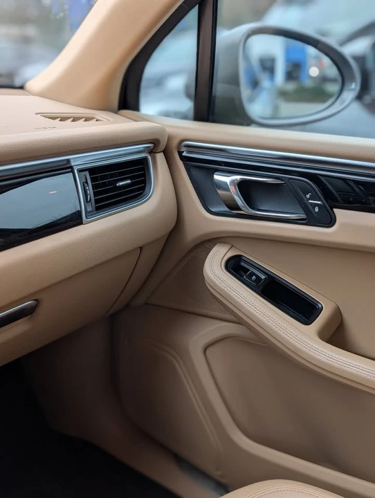 2016 Porsche Macan S - Image 15 of 17