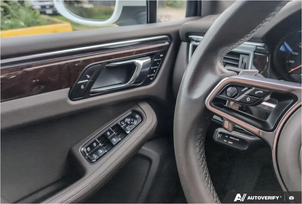 2016 Porsche Macan S - Image 9 of 15