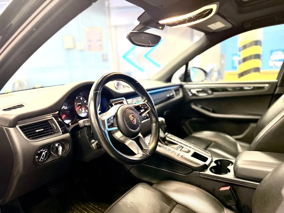 2016 Porsche Macan S - Image 2 of 10