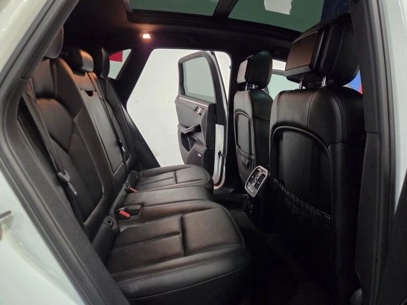 2016 Porsche Macan S - Image 9 of 20