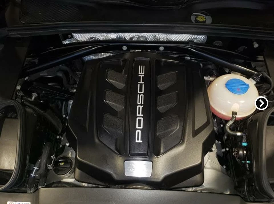 2016 Porsche Macan S - Image 9 of 11