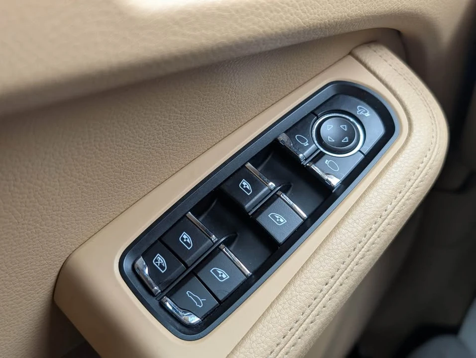2016 Porsche Macan S - Image 19 of 20