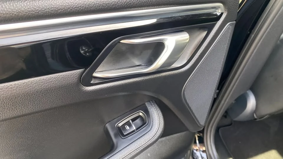 2016 Porsche Macan S - Image 18 of 19