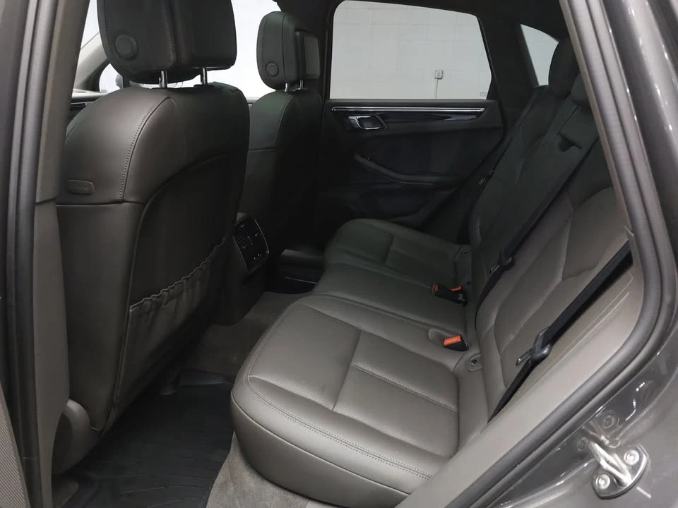 2016 Porsche Macan S - Image 8 of 9