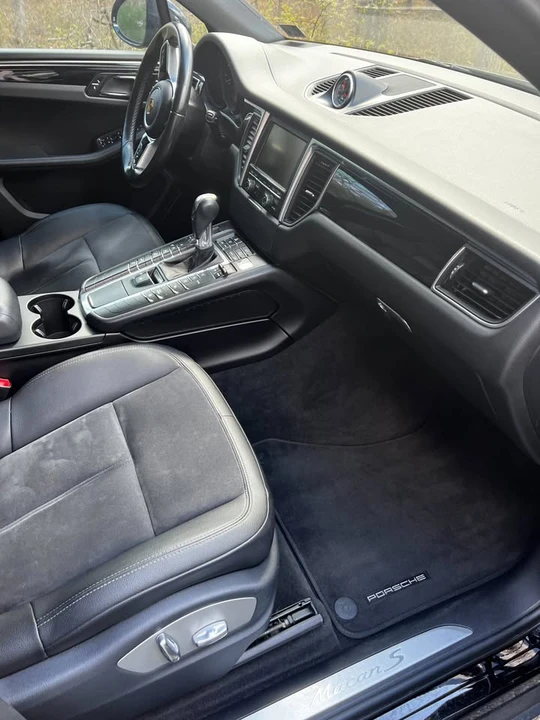 2016 Porsche Macan S - Image 17 of 18