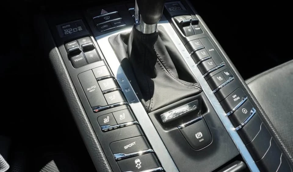 2016 Porsche Macan S - Image 7 of 9