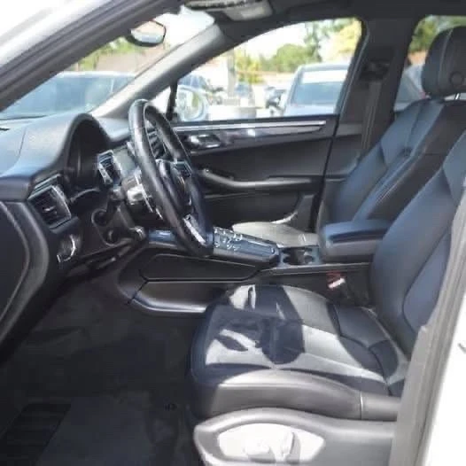 2016 Porsche Macan S - Image 9 of 16