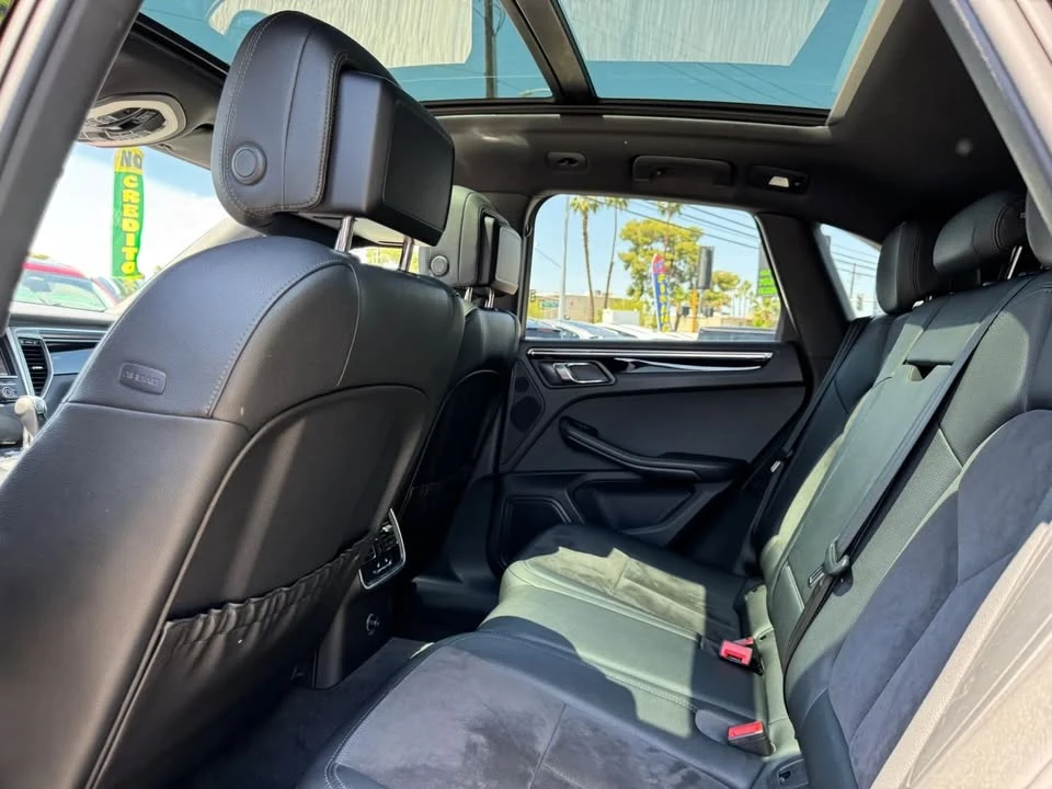 2016 Porsche Macan S - Image 9 of 12