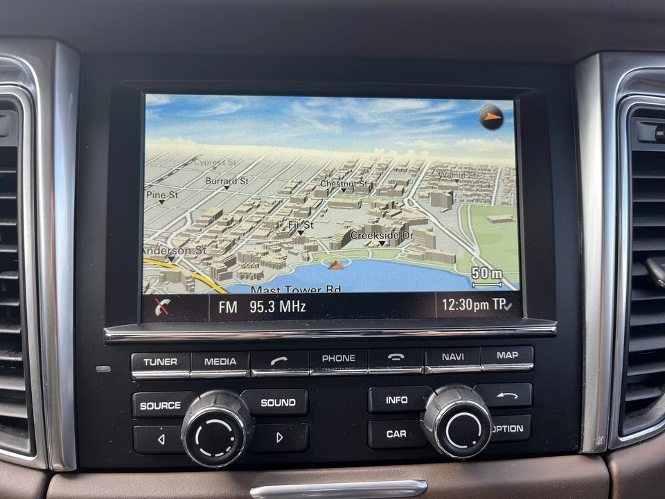 2016 Porsche Macan S - Image 8 of 18