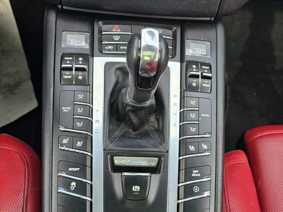 2016 Porsche Macan S - Image 16 of 17