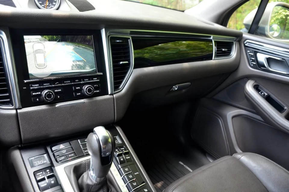 2016 Porsche Macan S - Image 15 of 19