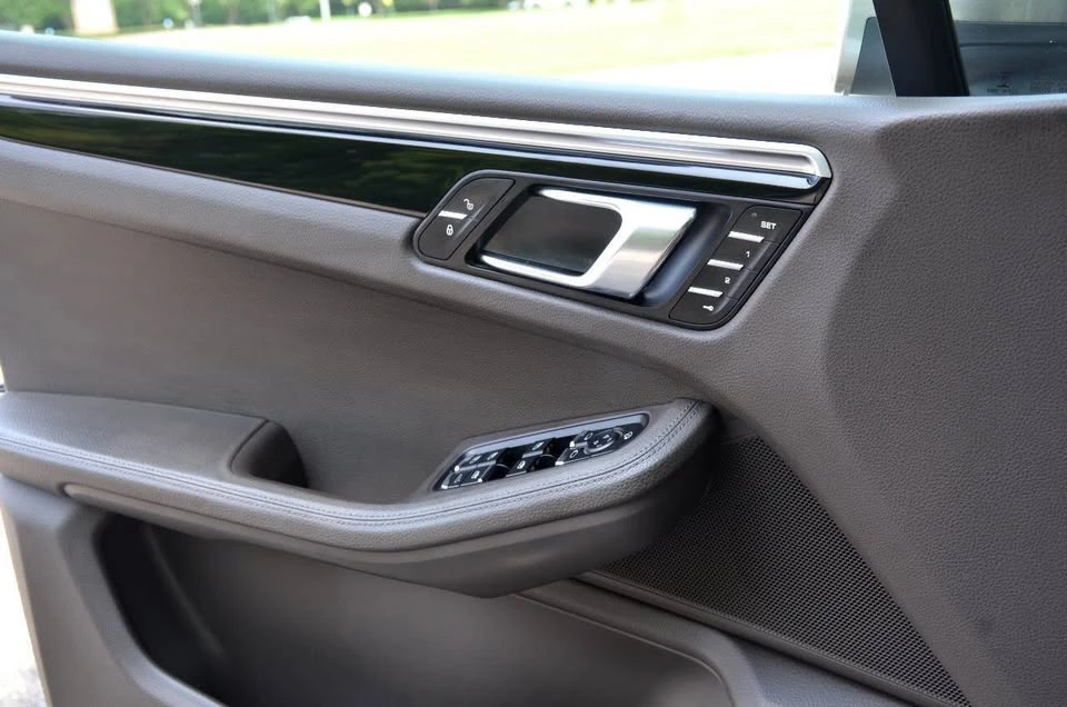 2016 Porsche Macan S - Image 14 of 20