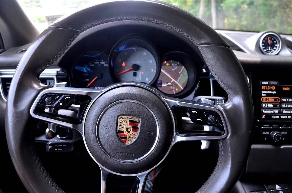 2016 Porsche Macan S - Image 19 of 20