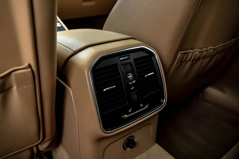 2016 Porsche Macan S - Image 15 of 17