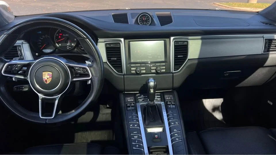 2016 Porsche Macan Turbo - Image 6 of 10