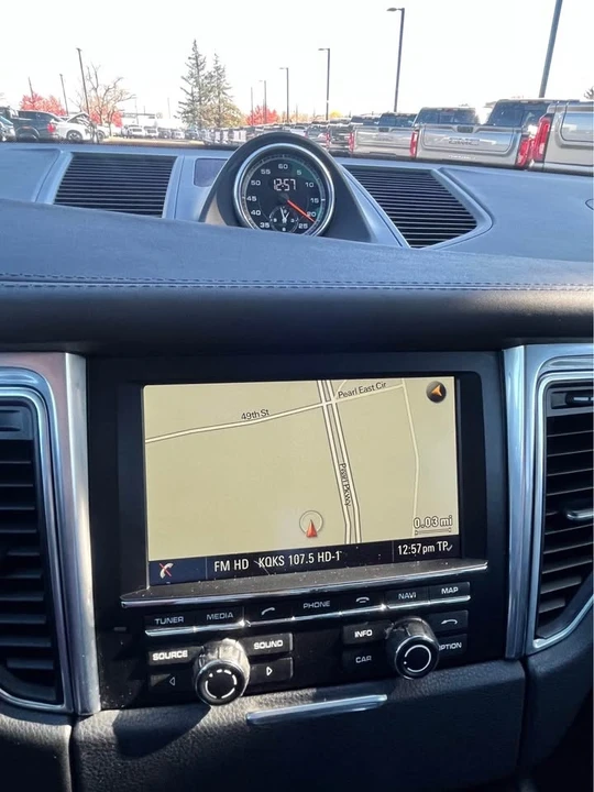 2016 Porsche Macan Turbo - Image 14 of 15