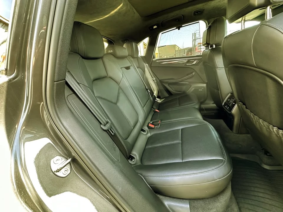 2016 Porsche Macan Turbo - Image 14 of 19