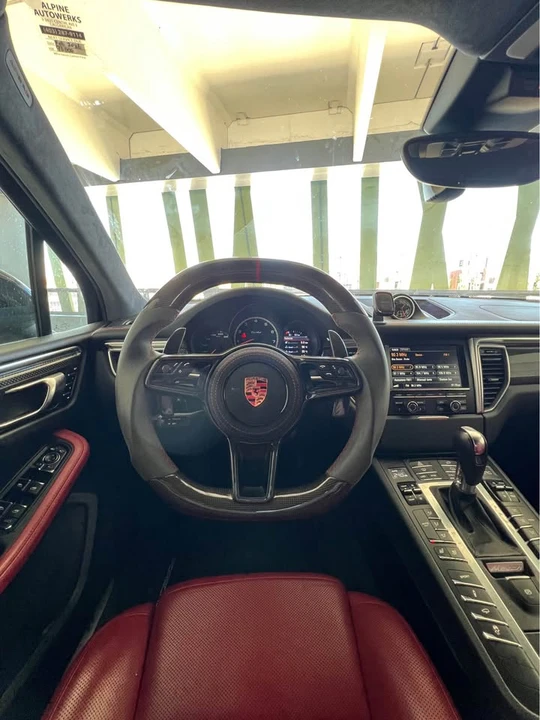 2016 Porsche Macan Turbo - Image 12 of 18