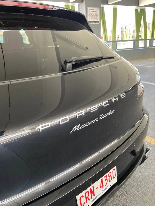 2016 Porsche Macan Turbo - Image 9 of 18