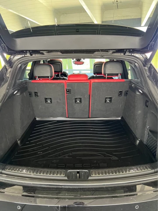 2016 Porsche Macan Turbo - Image 17 of 18