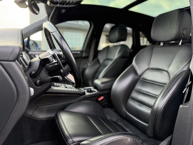 2016 Porsche Macan Turbo - Image 10 of 19